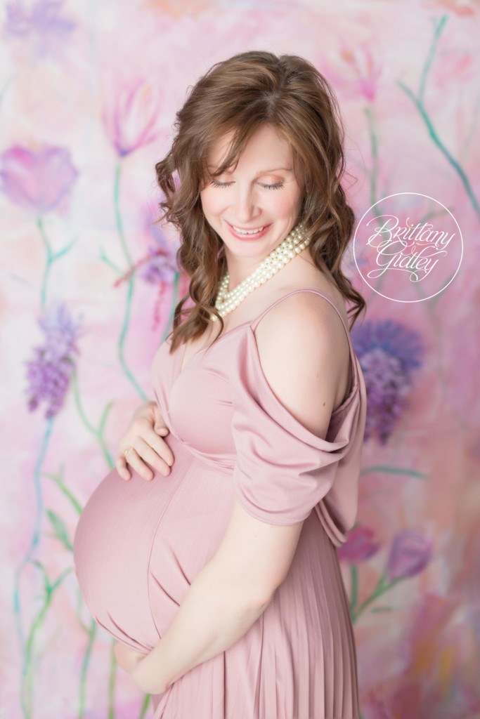 Beachwood Maternity Photographer | Beachwood Photo Studio | Maternity Photography in Beachwood Ohio | Start With The Best | Brittany Gidley Photography LLC