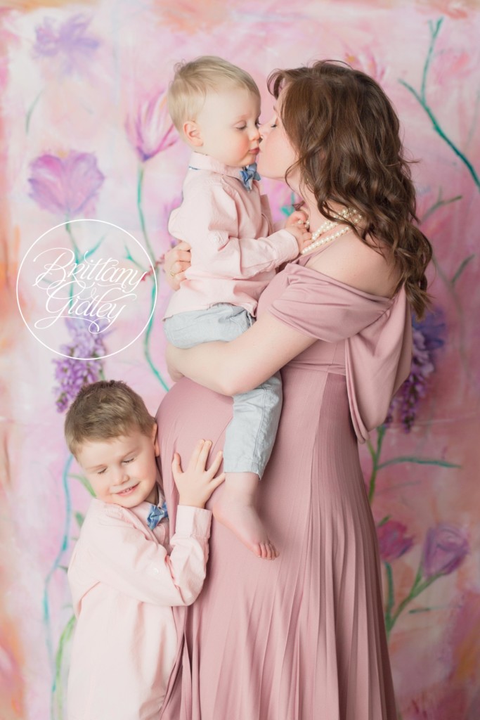 Beachwood Maternity Photographer | Beachwood Photo Studio | Maternity Photography in Beachwood Ohio | Start With The Best | Brittany Gidley Photography LLC