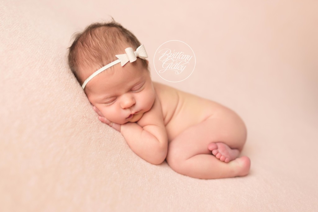 Cleveland Newborn Photography | Newborn Photographer in Cleveland Ohio | Cleveland's Best Newborn and Baby Studio