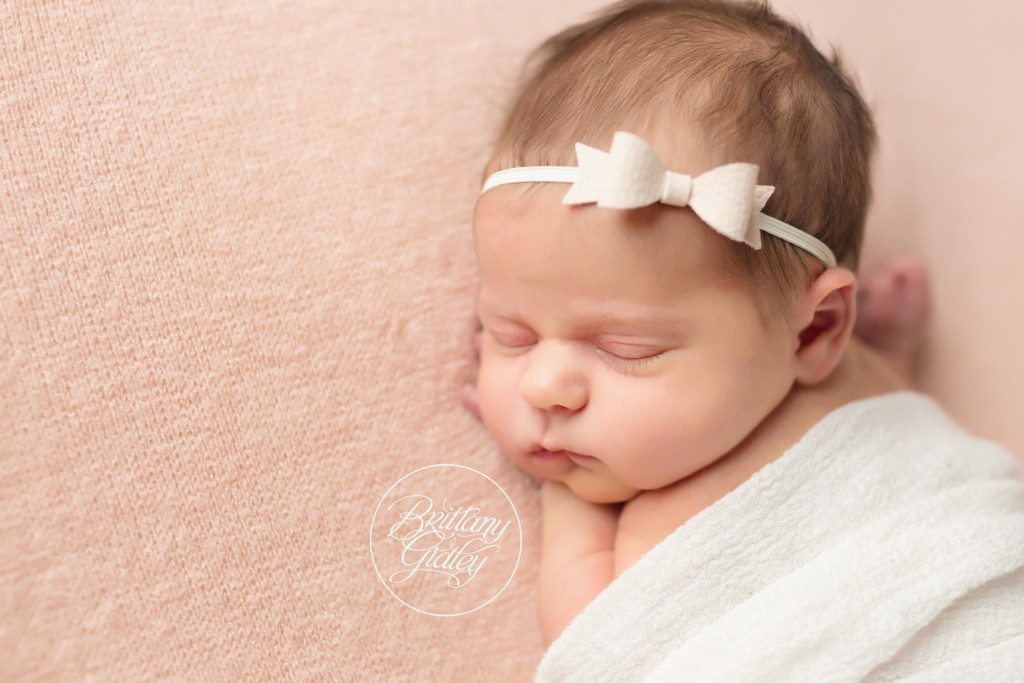 Cleveland Newborn Photography | Newborn Photographer in Cleveland Ohio | Cleveland's Best Newborn and Baby Studio