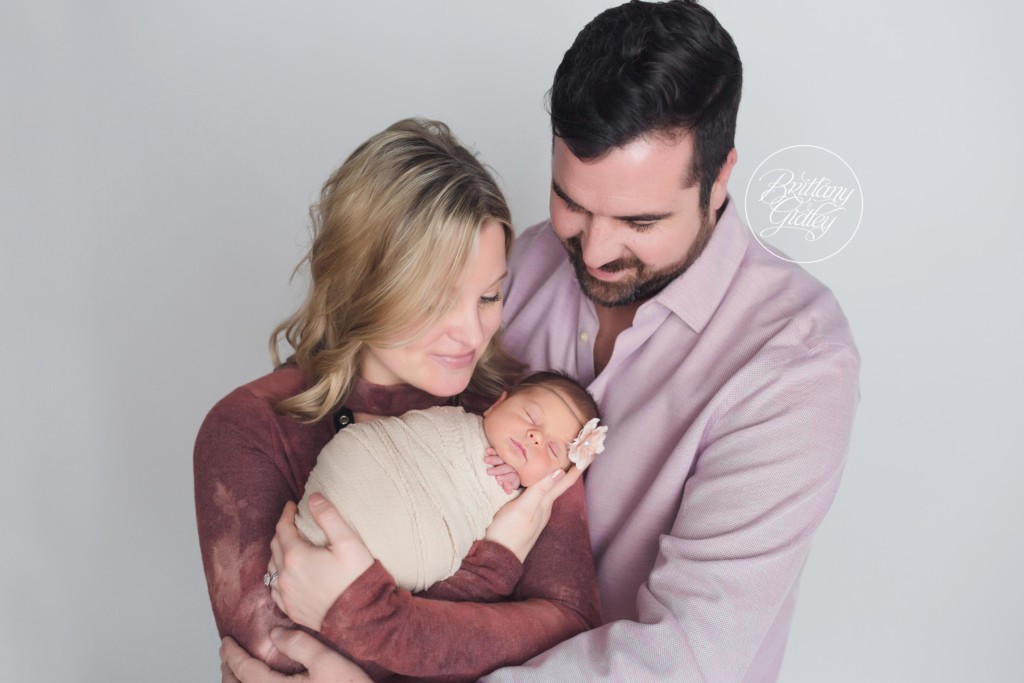 Family and Newborn Posing | Newborn Photographer in Ohio | Ohio's Best Newborn and Baby Studio