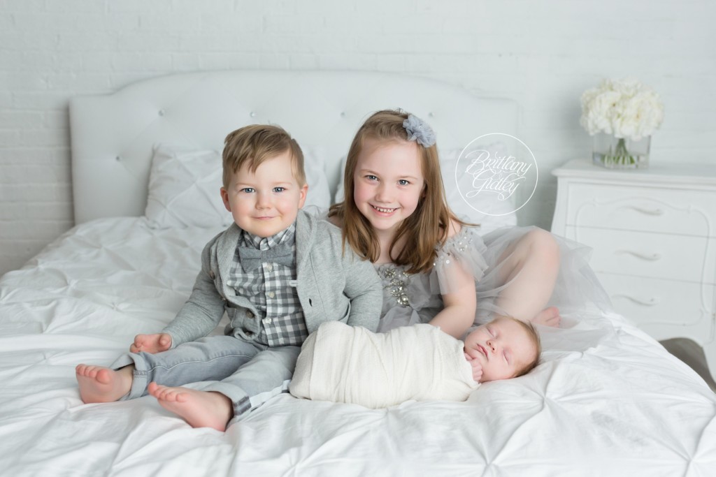 Siblings with Newborn | Shaker Heights Newborn Photographer | Ohio's Best Newborn Photographer