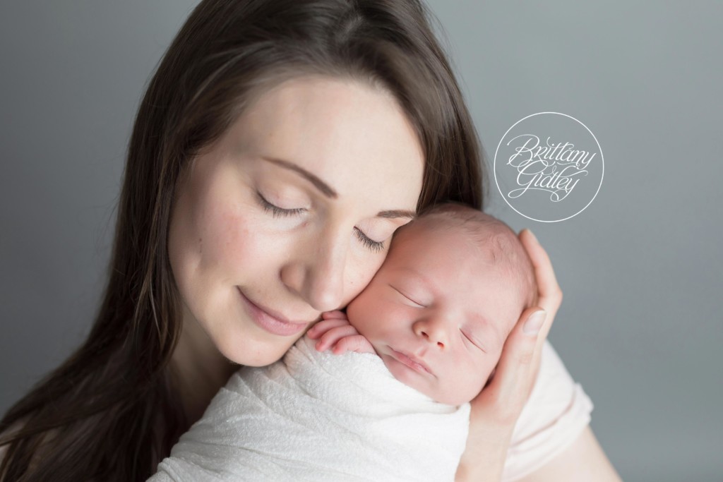 Beachwood Newborn Photographer | Beachwood Ohio Newborn Photography Studio | Baby Photography Ohio