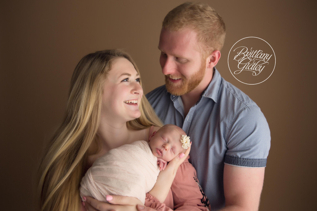 Best Photography Studio | Cleveland's Best Newborn Photographer | Newborn Posing | Newborn Photography in Cleveland Ohio
