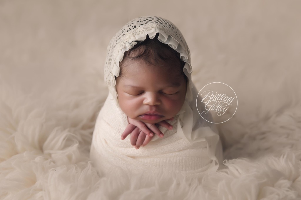 Downtown Cleveland Newborn Photography | Newborn Photographer in Downtown Cleveland Ohio