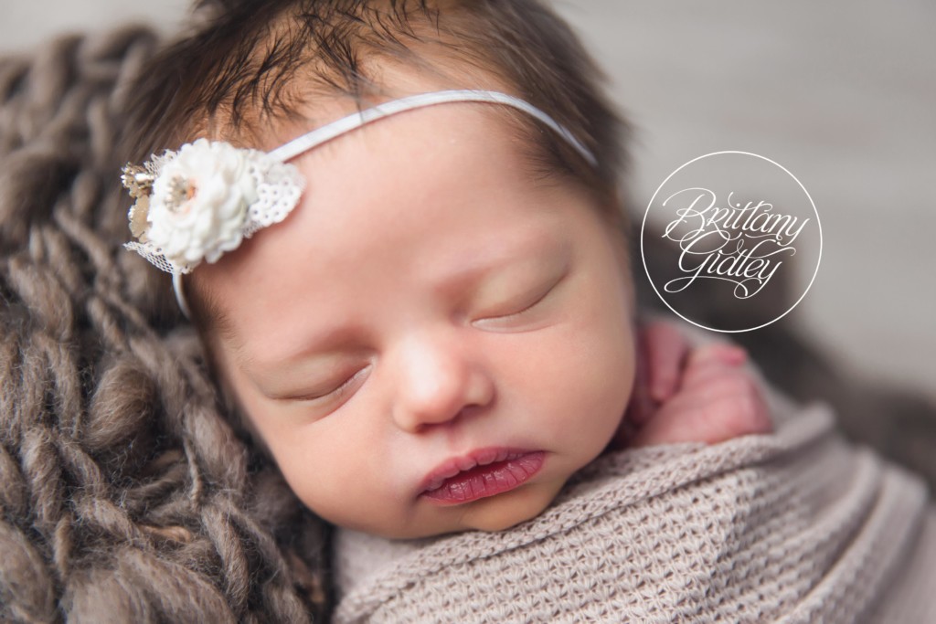 Downtown Cleveland Photography | Cleveland Newborn Photography Studio | Newborn Baby Girl Photo Shoot Inspiration