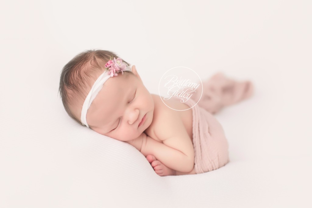 Mayfield Newborn Photographer | Mayfield Ohio Newborn Photography | Newborn Posing Inspiration