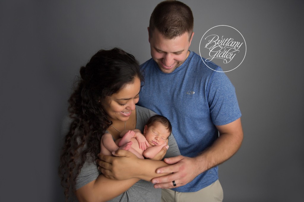 Family With Newborn Photography Inspiration | Newborn Photographer in Gates Mills Ohio | Ohio Newborn Photography
