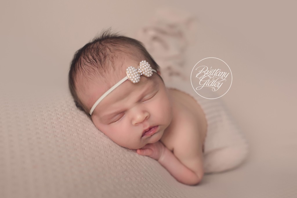 Newborn Taco Pose | Ohio Newborn Photography | Newborn Photographer Ohio | Brittany Gidley Photography LLC