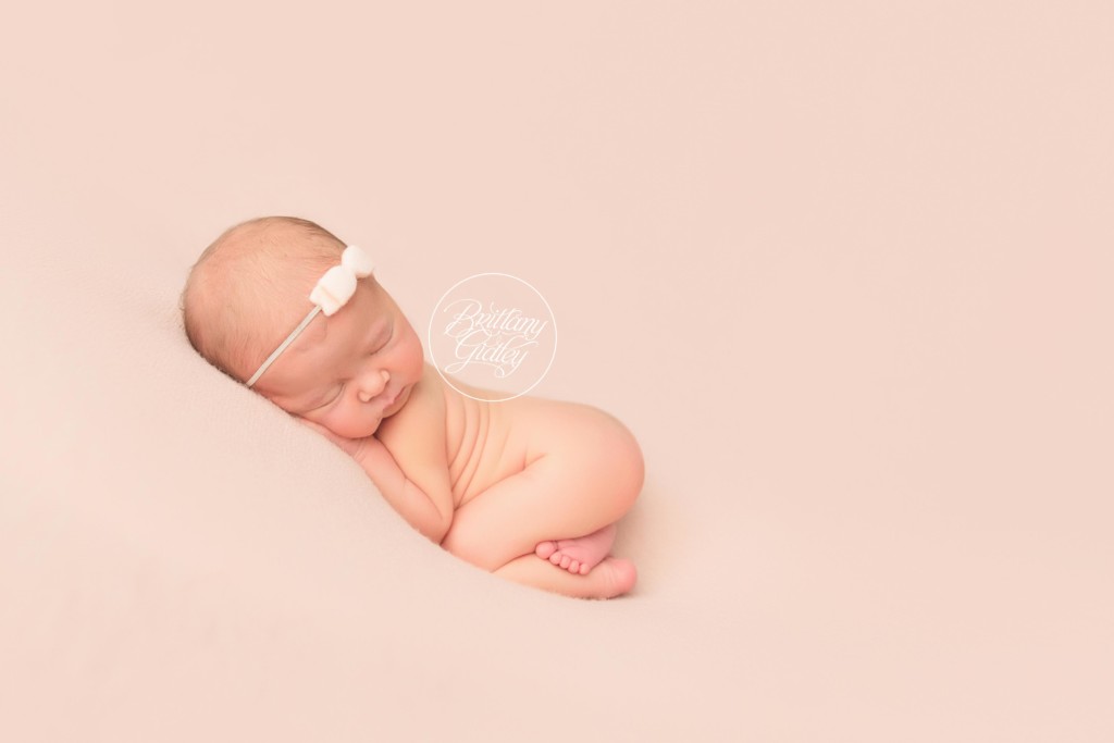 Cleveland Newborn Photos | Newborn Photography Cleveland Ohio | Start With The Best | www.brittanygidleyphotography.com