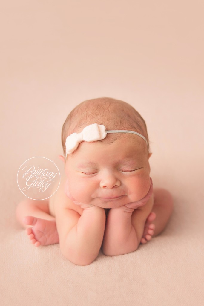 Cleveland Newborn Photos | Newborn Photography Cleveland Ohio | Start With The Best | www.brittanygidleyphotography.com