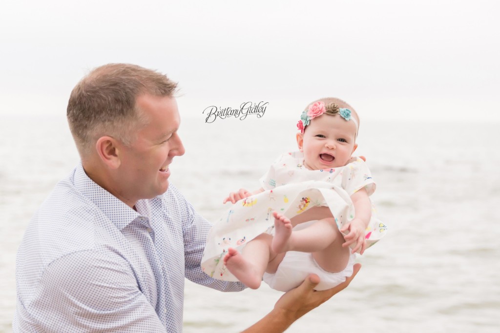 Rocky River Baby Photography | Rocky River Baby Photographer | Rocky River Park | Family Love Photo Shoot | Start With The Best | www.brittanygidleyphotography.com