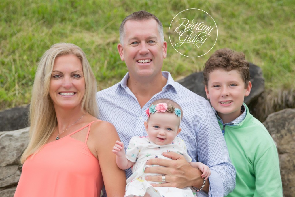 Rocky River Baby Photos | Rocky River Baby Photographer | Rocky River Park | Family Love Photo Shoot | Start With The Best | www.brittanygidleyphotography.com