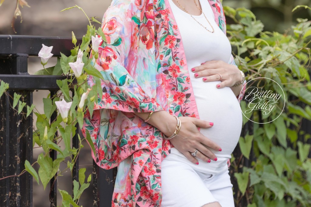 Shaker Heights Maternity Photography | Shaker Lakes | Maternity Photography in Shaker Heights Ohio