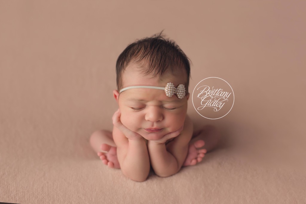 Akron Newborn Photography | Akron Newborn Photographer | Newborn Photography in Akron Ohio