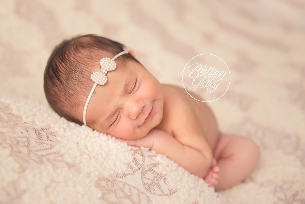 Beachwood Ohio Newborn Photographer | Newborn Photography studio in Beachwood Ohio