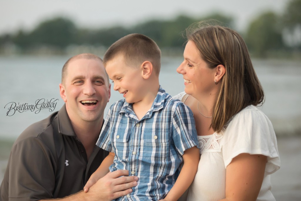 Family Beach Photography | Edgewater Beach Park in Cleveland Ohio