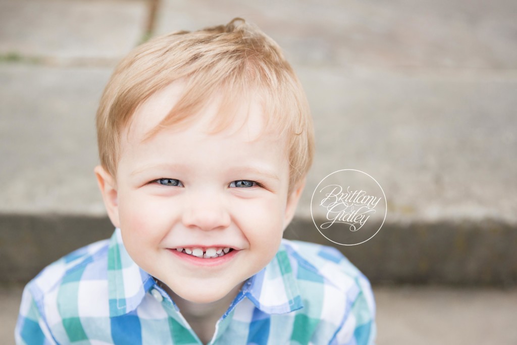 Toddler Photographers | 2 Year Old Photo Shoot | Cleveland Family Photographers | Family Photography at Cleveland Museum of Art