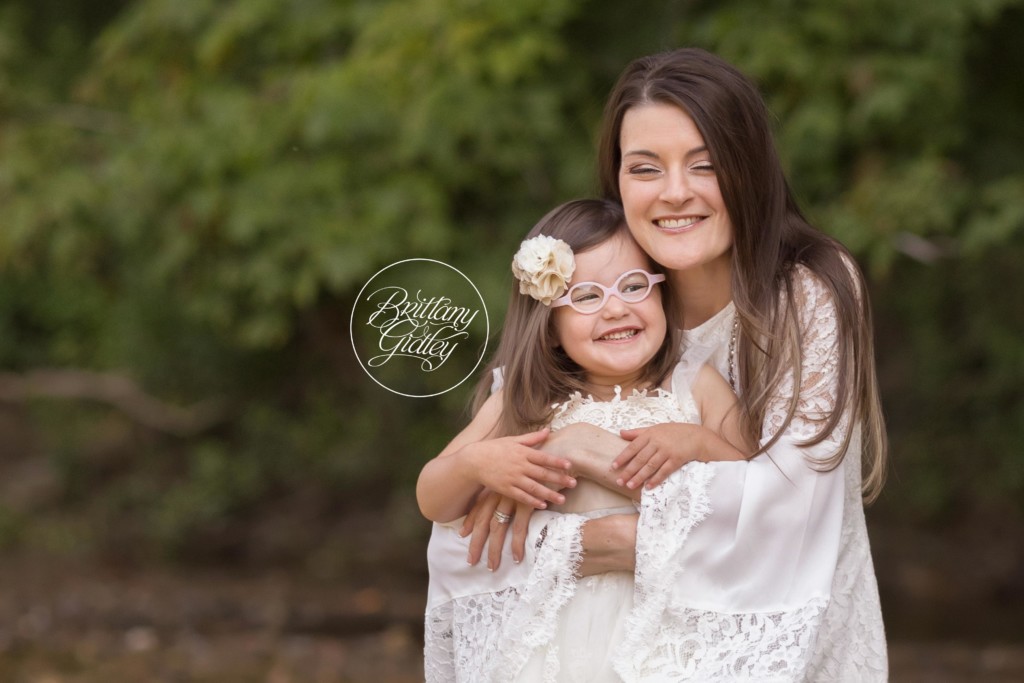 Mother Daughter Posing Ideas