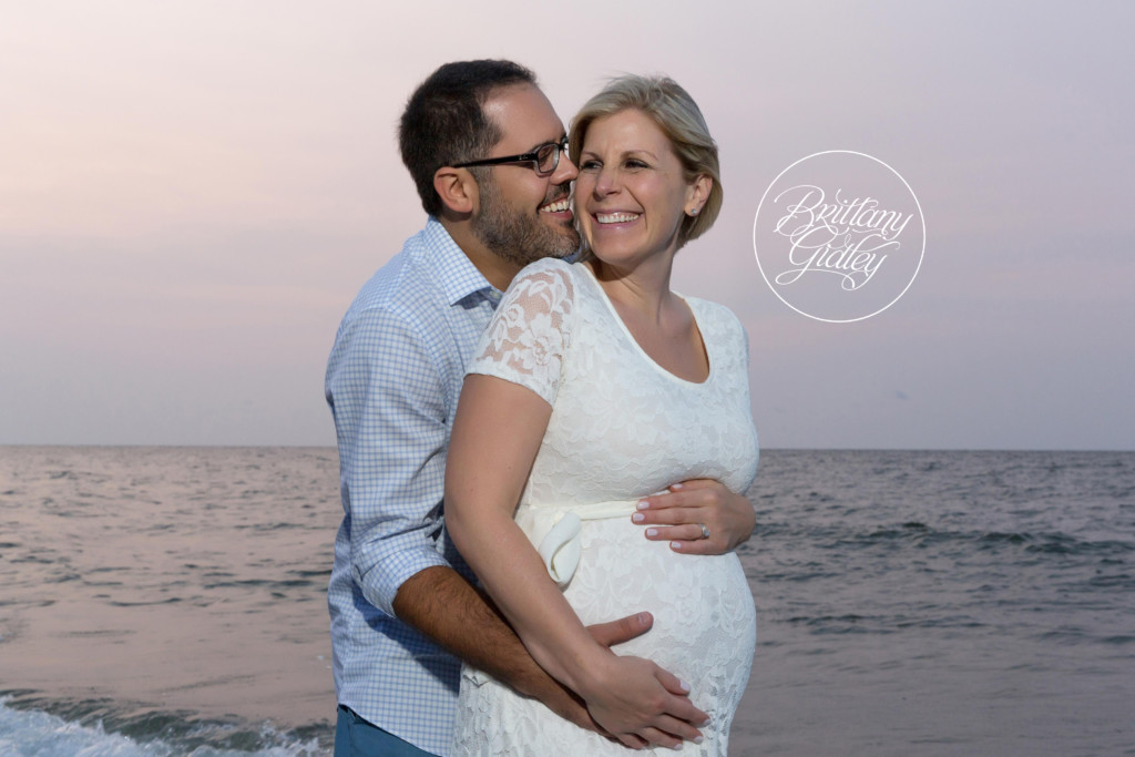 Pregnancy Photos In Water | Cleveland Beach Photography Maternity