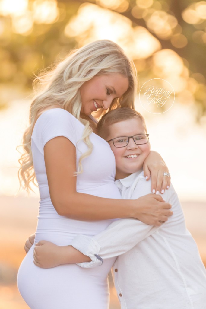Celebrity Maternity Photographer | Edgewater Beach
