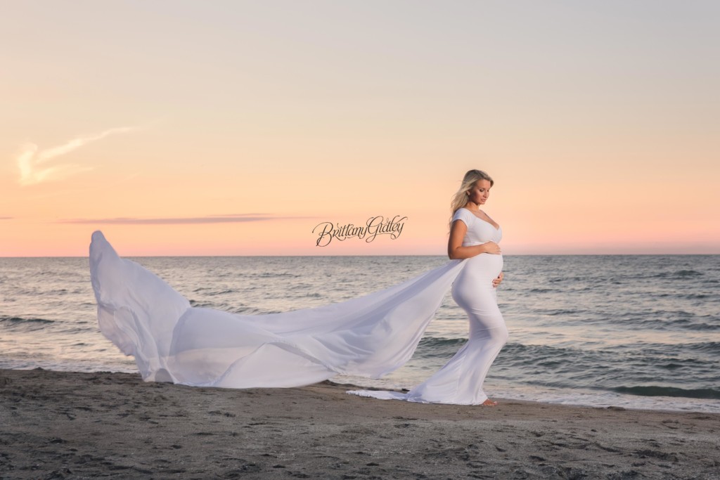 Celebrity Maternity Photography | Sunset Photography at the Beach | Sunset Pregnancy Images