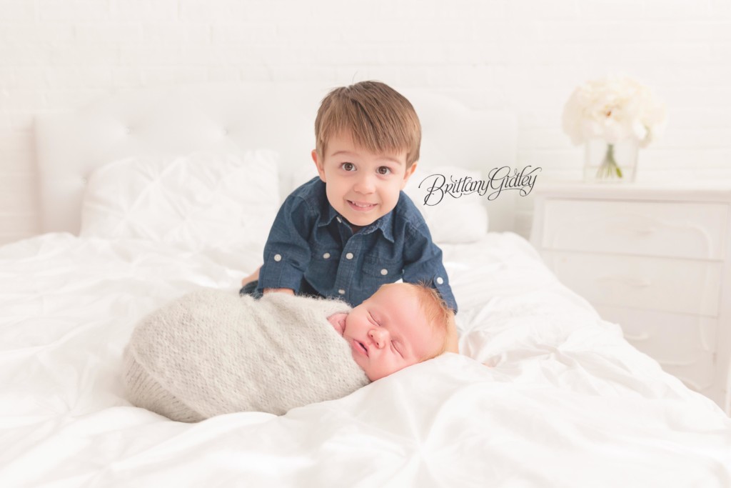 Cleveland Newborn Photographer With Family | Newborn Baby Photographer