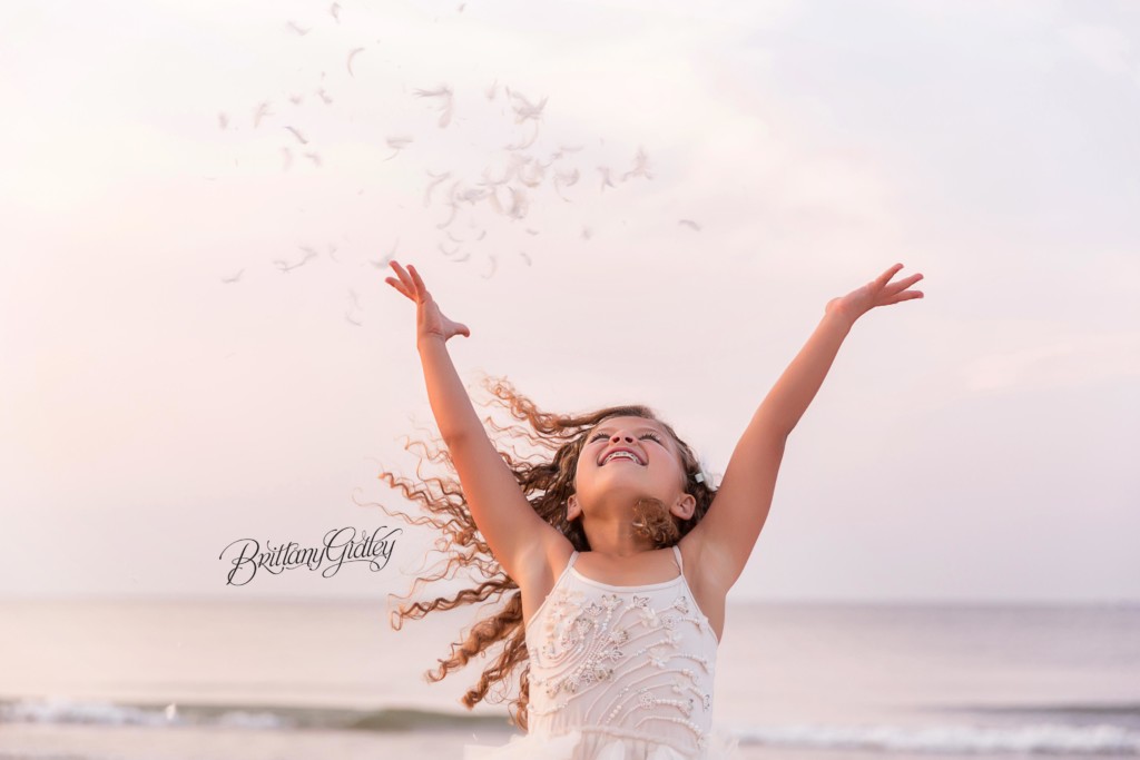 Pillow Fight Photo Shoot Dream Session | Edgewater Beach | Brittany Gidley Photography