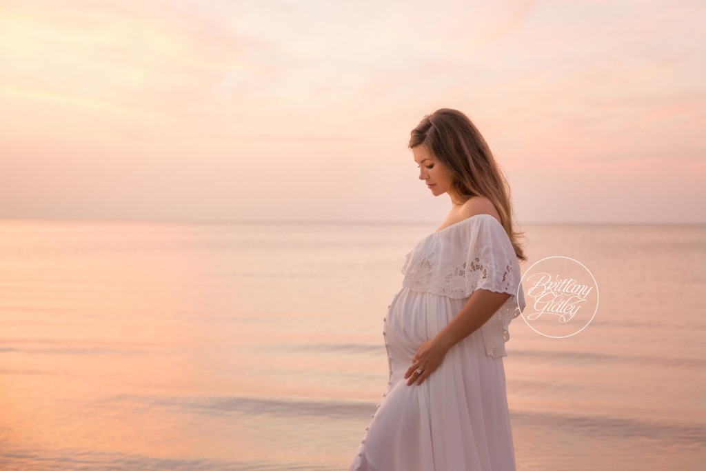 Family Maternity Photo Shoot | Waiting on Baby K | Edgewater Beach