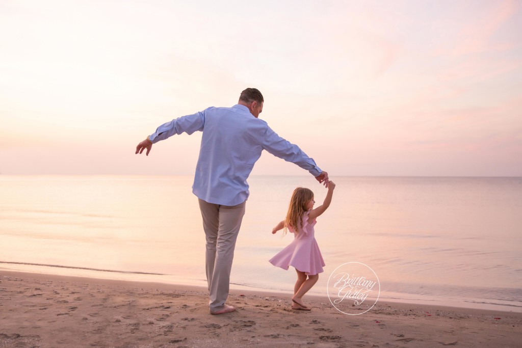 Sunset Maternity Photos | Edgewater Beach Park