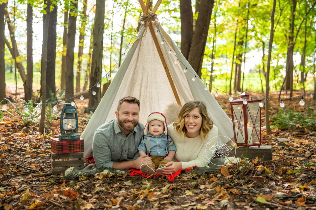 Happy Camper Dream Session | Camping Themed Photo Shoot