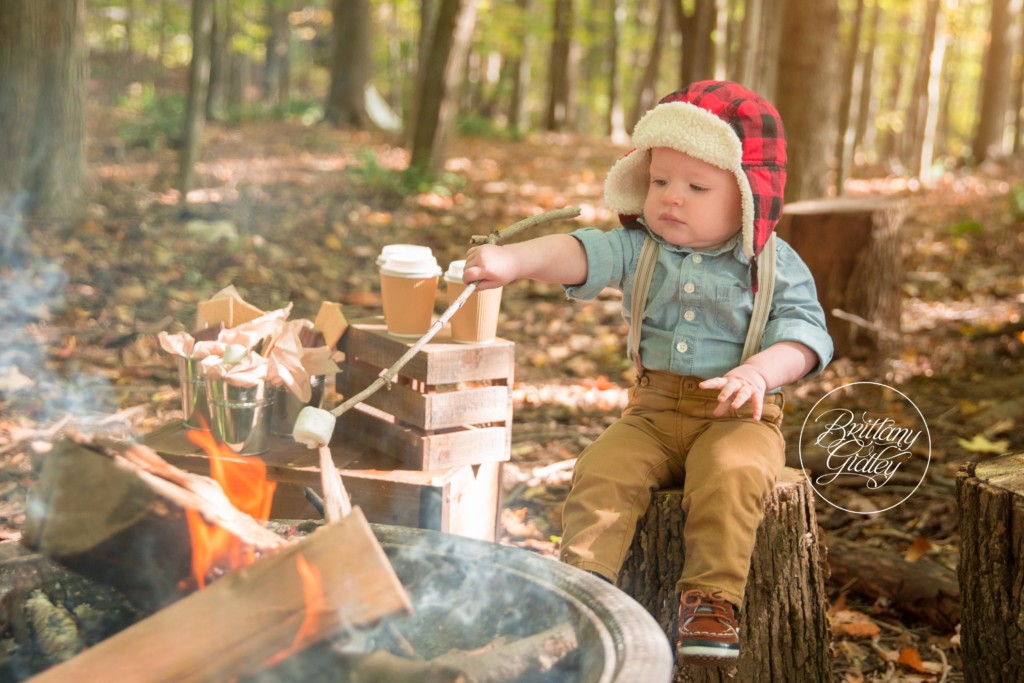 Happy Camper Dream Session | Camping Themed Photo Shoot