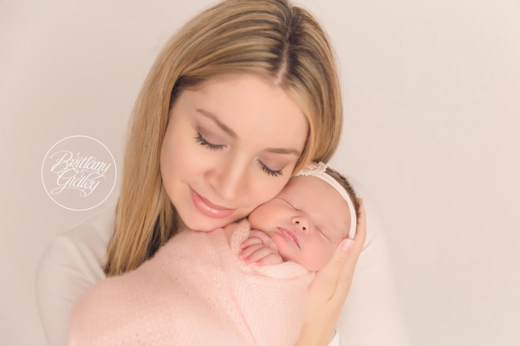 Shaker Heights Newborn Photography | Mother and Newborn Photo Shoot