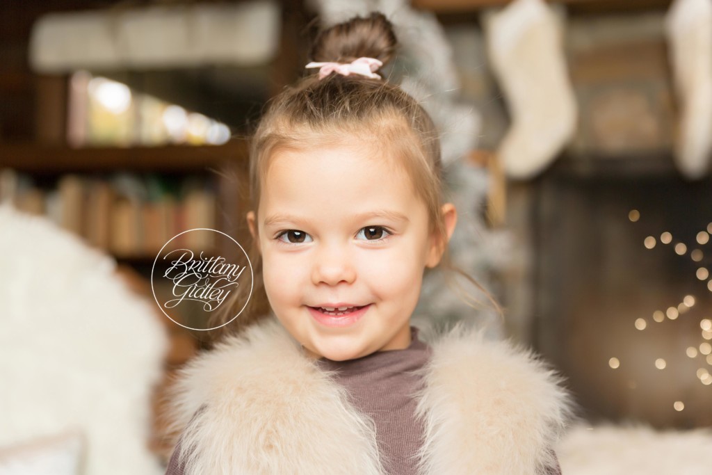 Fireplace Mini Sessions | Christmas Pictures | Après Ski Dream Mini Sessions | Brittany Gidley Photography LLC