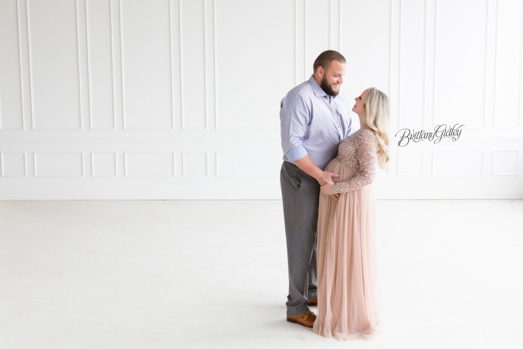 Magical Maternity Photo Shoot | Maternity Session at Brittany Gidley Photography LLC | Pregnancy Photo Shoot Posing