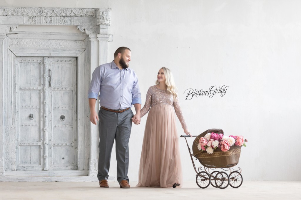Magical Maternity Photo Shoot | Maternity Session at Brittany Gidley Photography LLC | Pregnancy Photo Shoot Posing