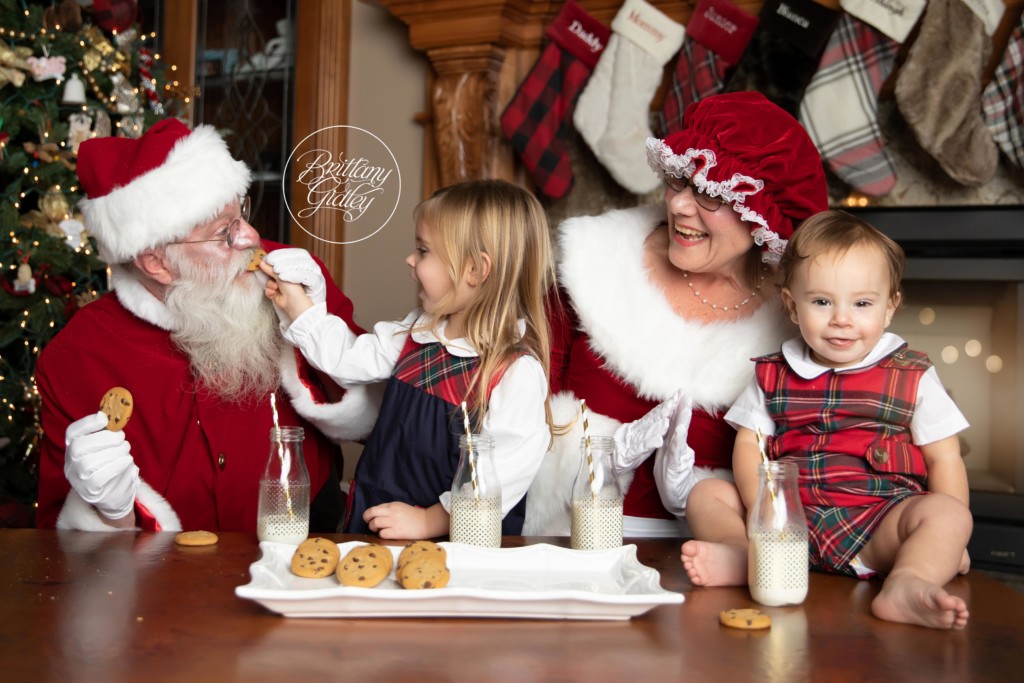 Santa Claus Is Coming To Town Dream Session Photo Shoot