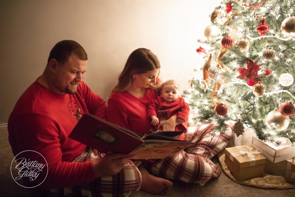 Have Yourself A Merry Little Christmas Dream Session | In Home Christmas Photo Shoot