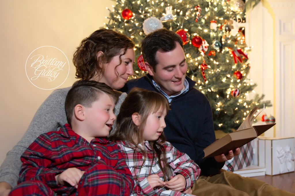 The Night Before Christmas Photo Shoot | Christmas Tree Photo Shoot