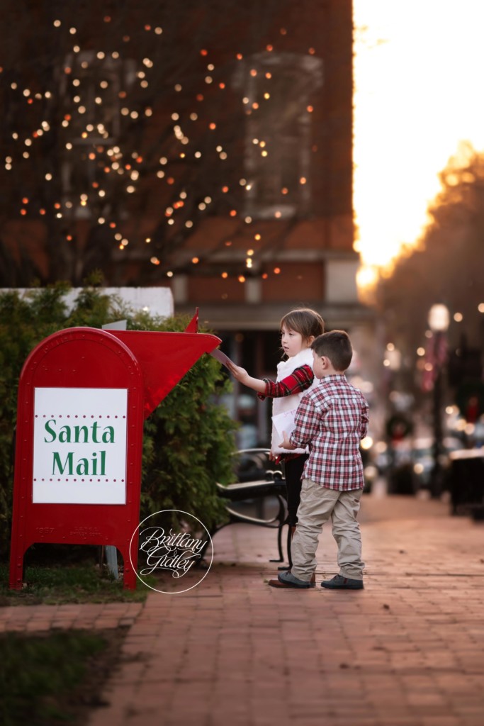Sending Letters To Santa Photo Shoot | Letters To Santa Inspiration