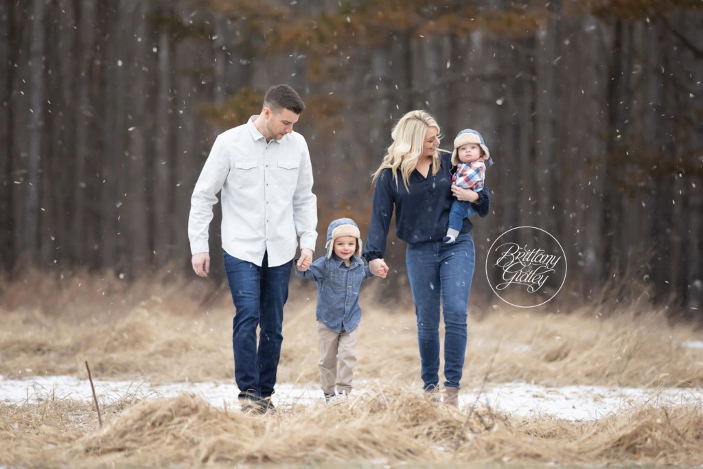Strongsville Family Photographer | Snow Photo Shoot