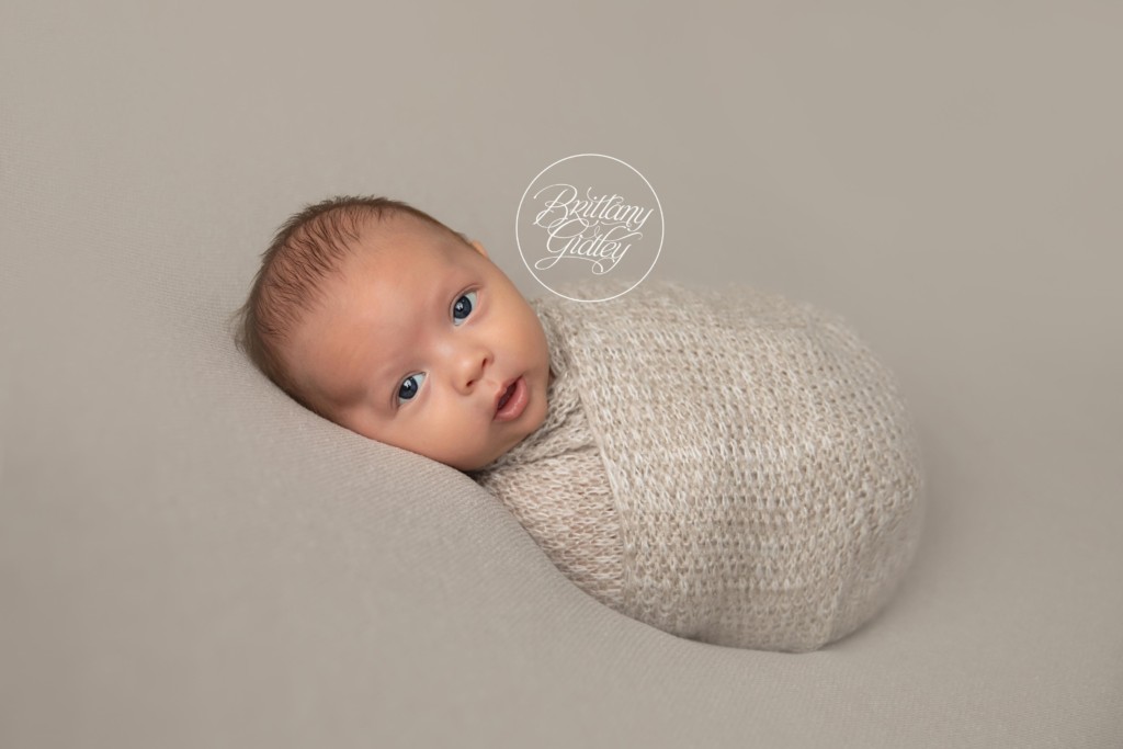 Baby Photographer | 6 Week Old Baby Posing