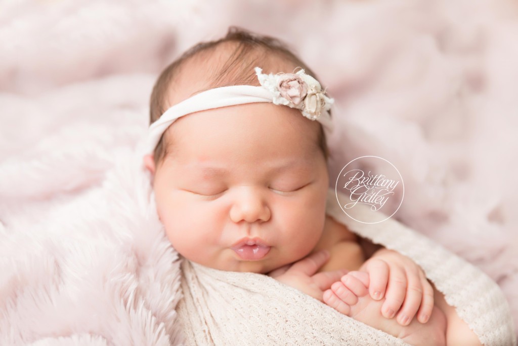 Newborn Baby Photo Shoot | Baby Girl