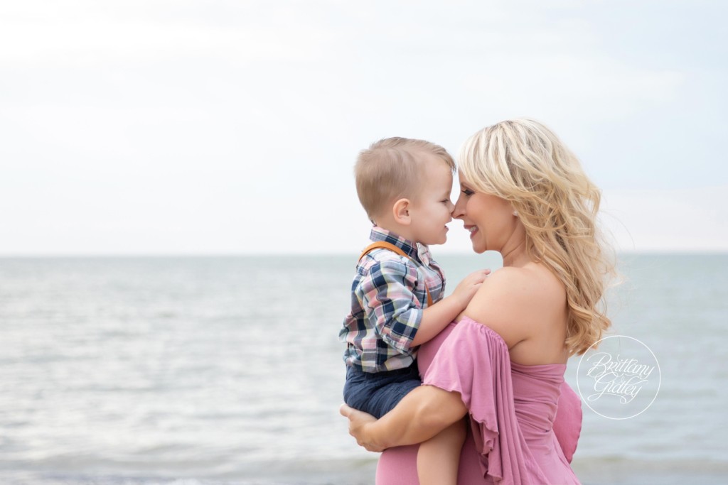 Pregnancy Pictures at Cleveland Ohio Beach Edgewater