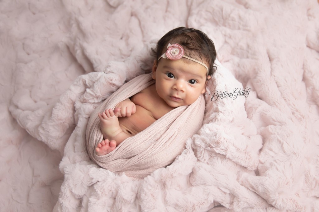 6 Week Baby Photo Shoot | Introducing Amina