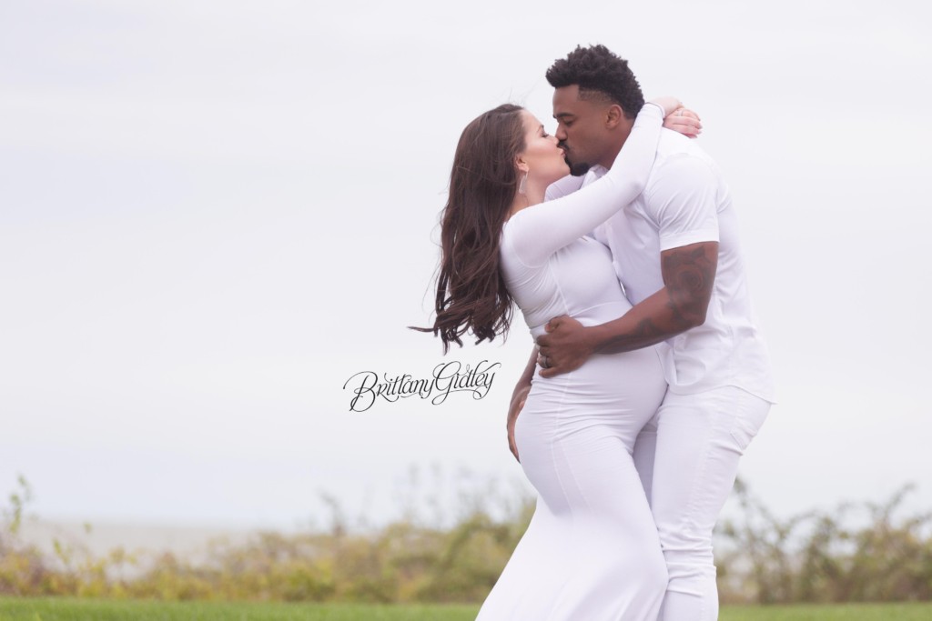 Pregnancy Photography on the Beach