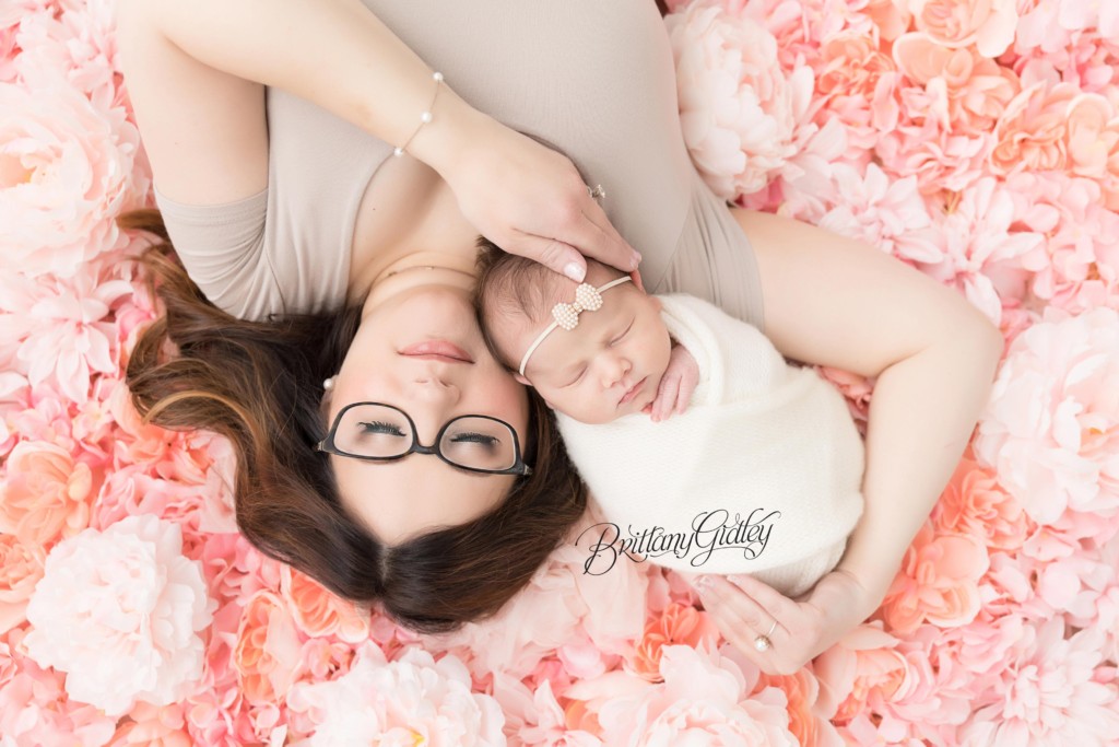 Cleveland Newborn Photographers | Newborn Photography in Cleveland Ohio