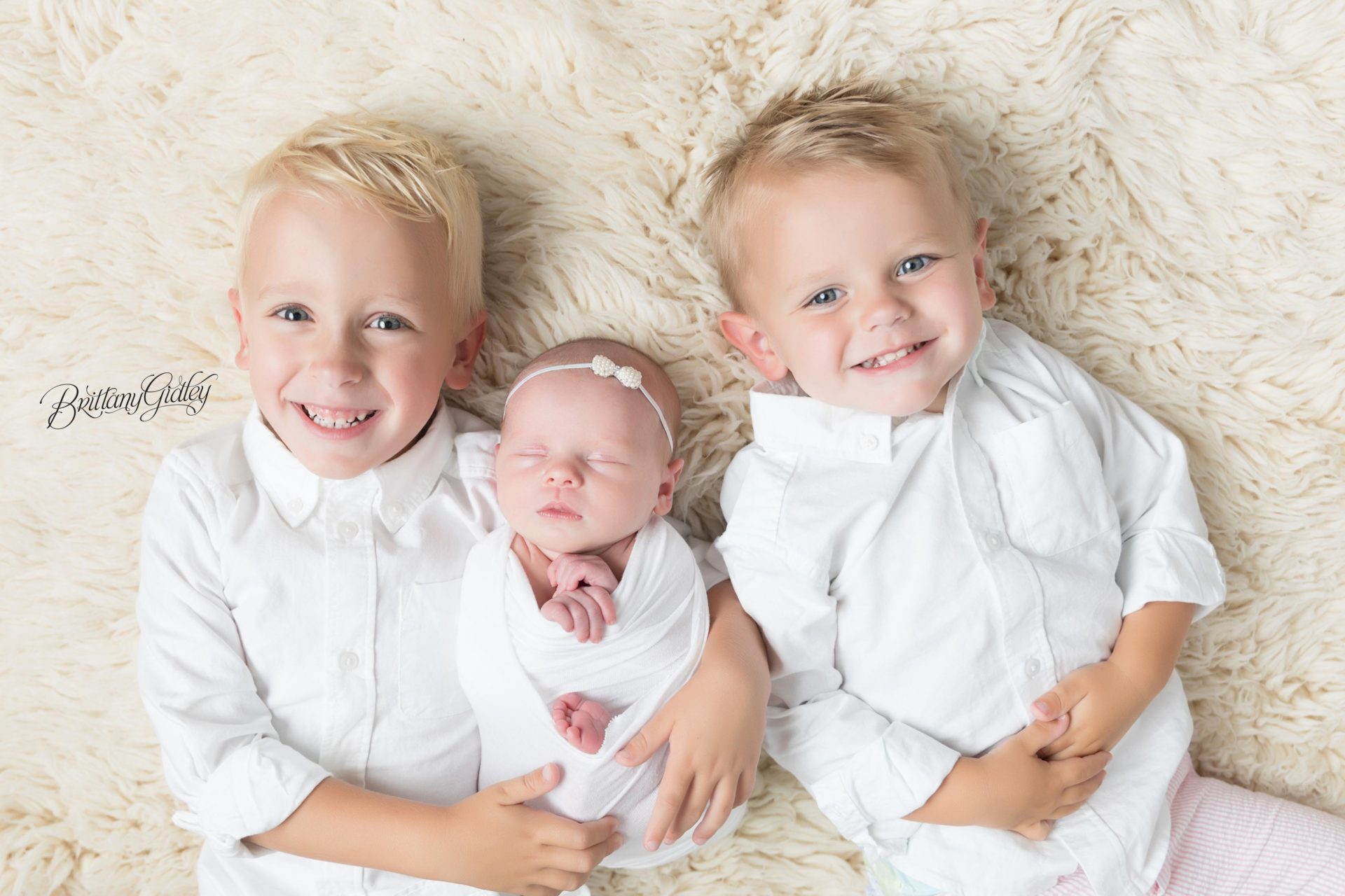 Newborn Photography with Siblings in Cleveland Ohio
