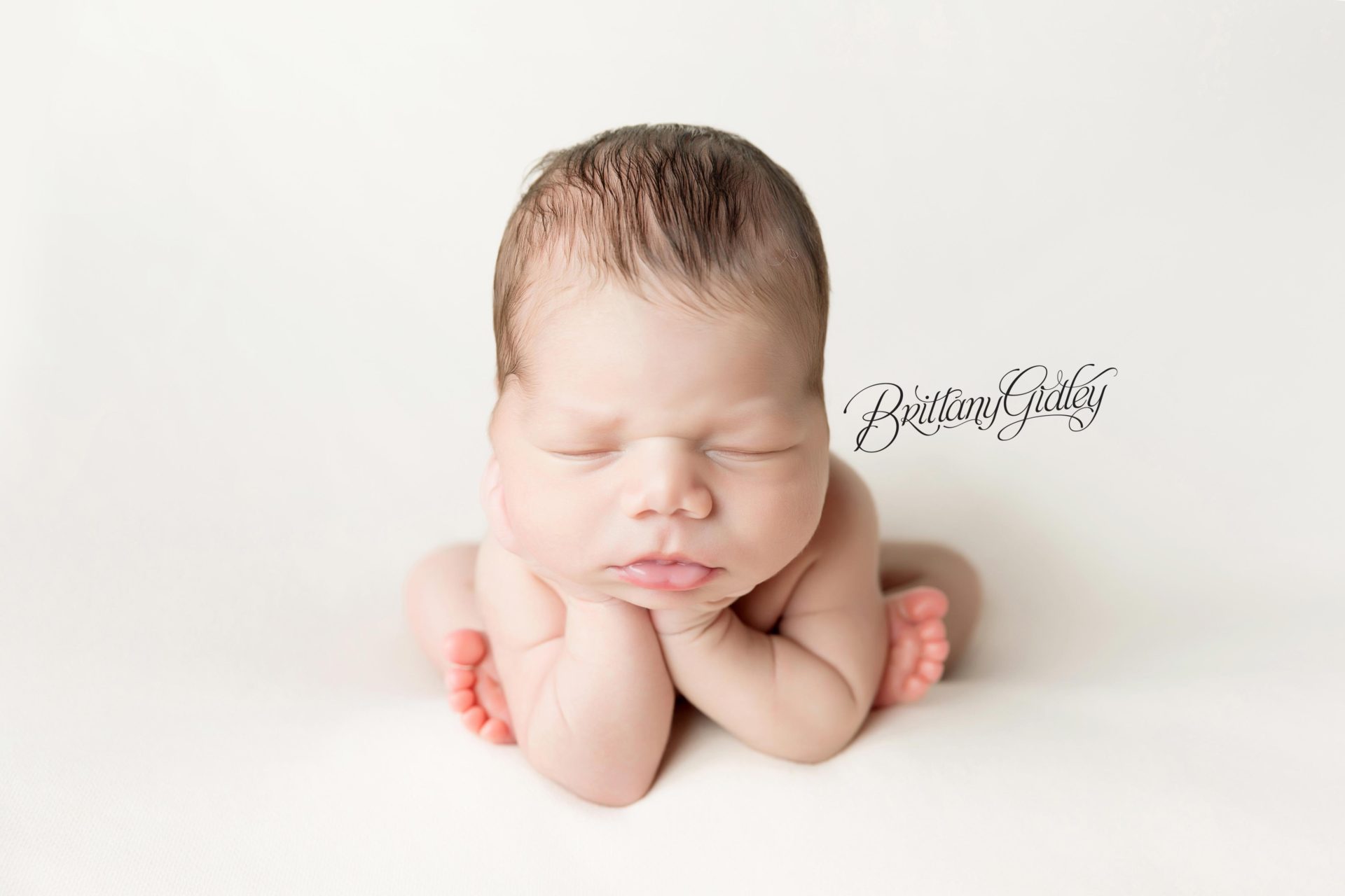 Newborn Photography in Cleveland Ohio | Cleveland Ohio Newborn Photography Studio