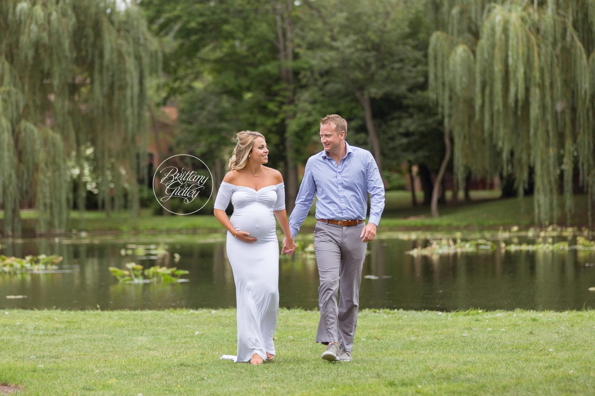 Pregnancy Photo Shoot At Gervasi Vineyard in Canton Ohio | Canton Ohio Maternity Photography | Winery Maternity Photography | www.brittanygidleyphotography.com